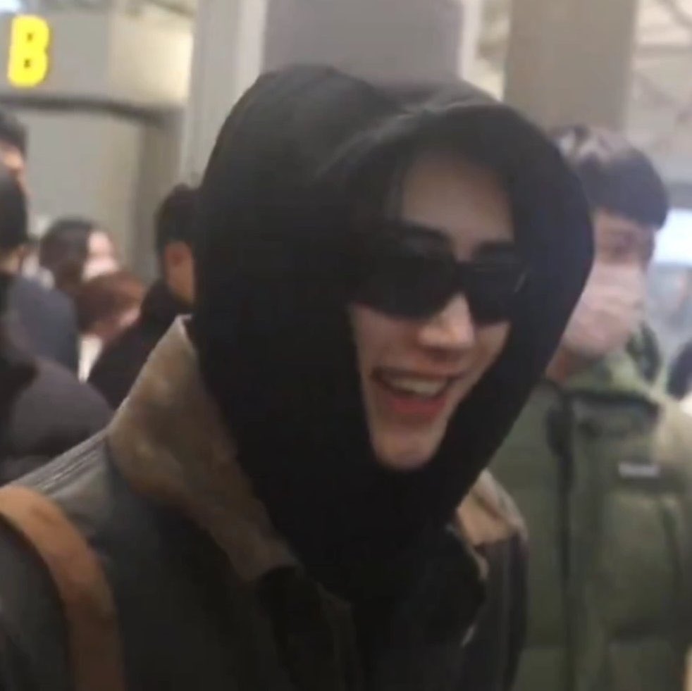 just sobbed my heart out why is he so cute