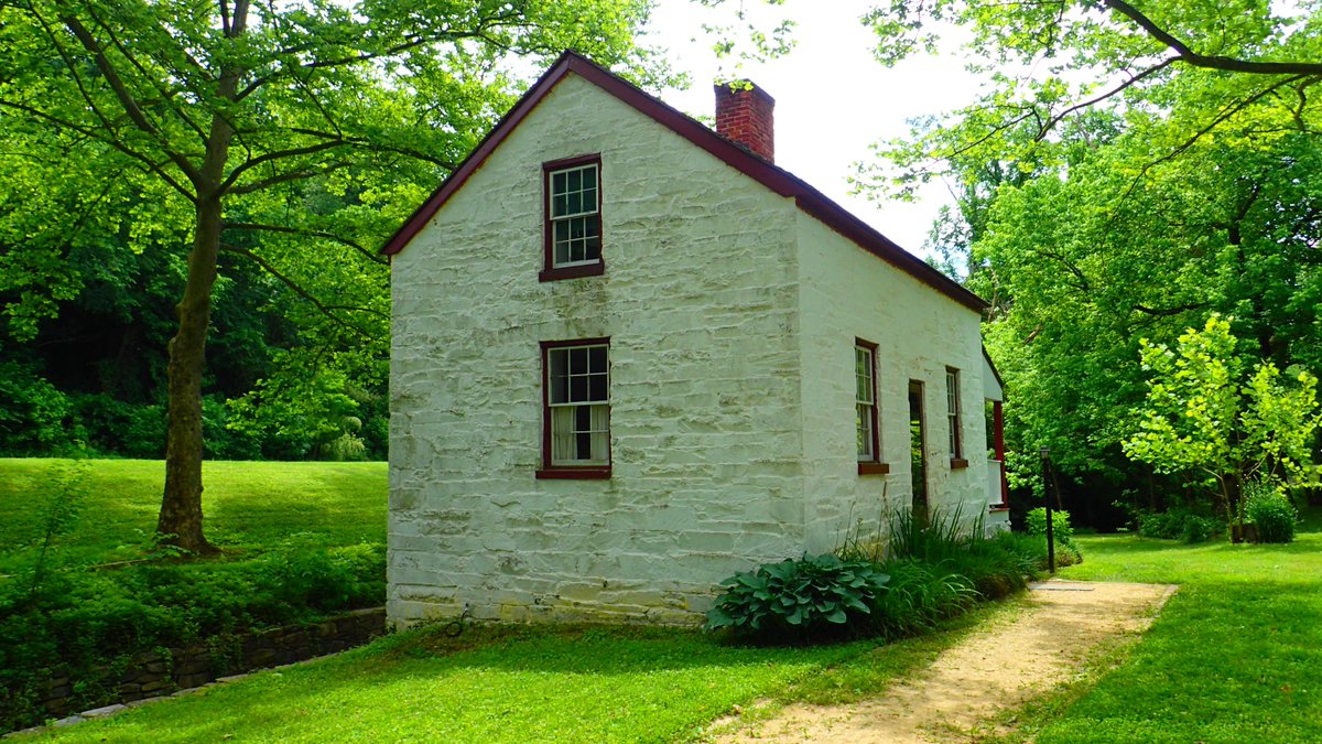Happy Valentines Day! Right now, use code VALENTINESDAY for 10% off any of our full amenities houses or code VDAYRUSTIC for 25% off our rustic lockhouses if you stay in February / March. (Code valid through 2/28) canaltrust.org/programs/canal…

📸: George Marshall
📸: Mike Copperthite