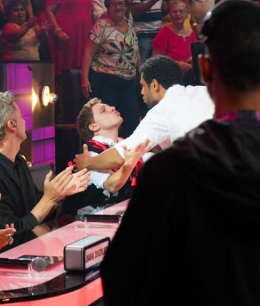 joybps's tweet photo. Como o prometido, segue o fio de todas as loucuras de DiMaury agindo como um casal e que deixaram o fandom doente mas que nós normalizamos dois “colegas de elenco” fazerem. A Thread 🧶 https://t.co/cGLakjBioQ