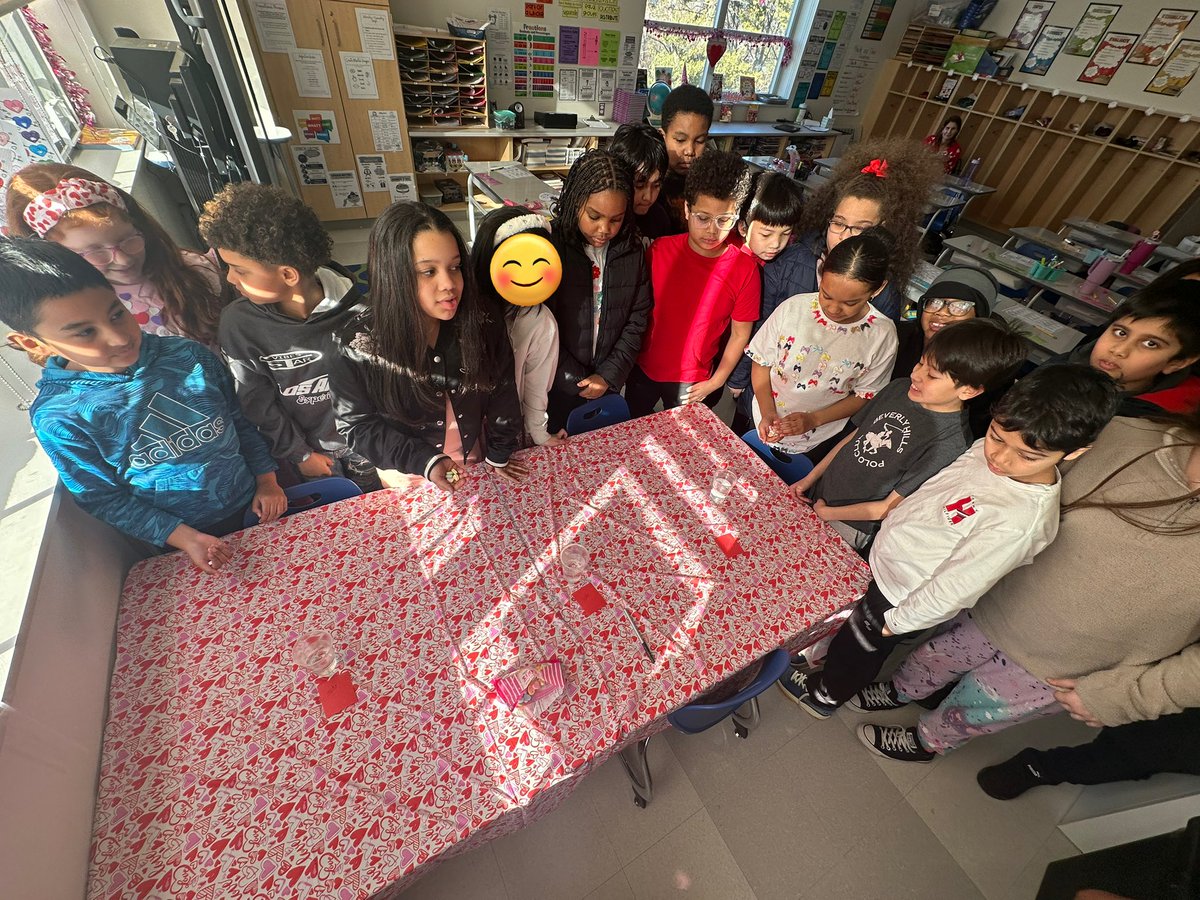 MrsGRichardson's tweet photo. 100th Day of School and Valentine’s Day❤️💕 Some students created their own shirts with 100 items on it to wear today. 
We ended our day by  making predictions on what will happen to candy hearts in different liquid substances.  
#RSS11 @RotellaWarren https://t.co/AwF8RYUAm4