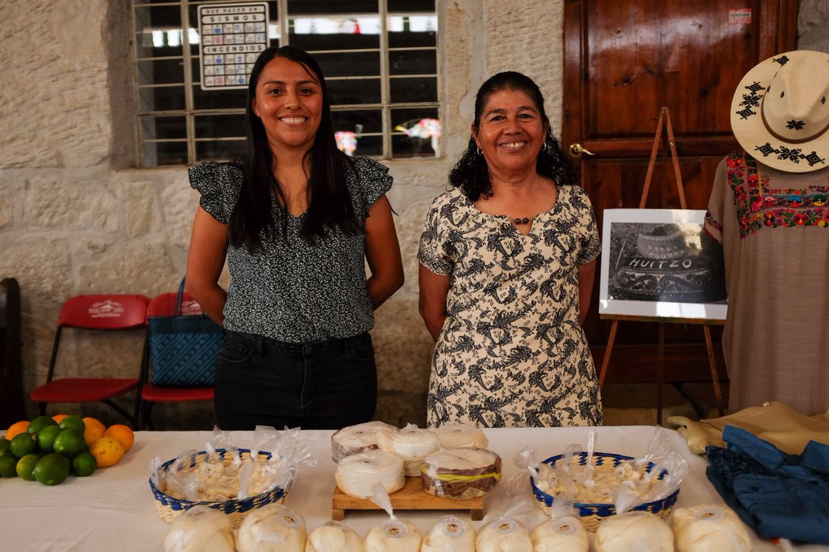 DesEconomicoOax's tweet photo. Desde el @GobOax, a través de la #SEDECO, reafirmamos nuestro compromiso de impulsar más y mejores oportunidades para las mujeres oaxaqueñas, porque su éxito es el motor del desarrollo en Oaxaca.

@ONUMujeresMX @SM_GobOax https://t.co/YNmZFo3j80