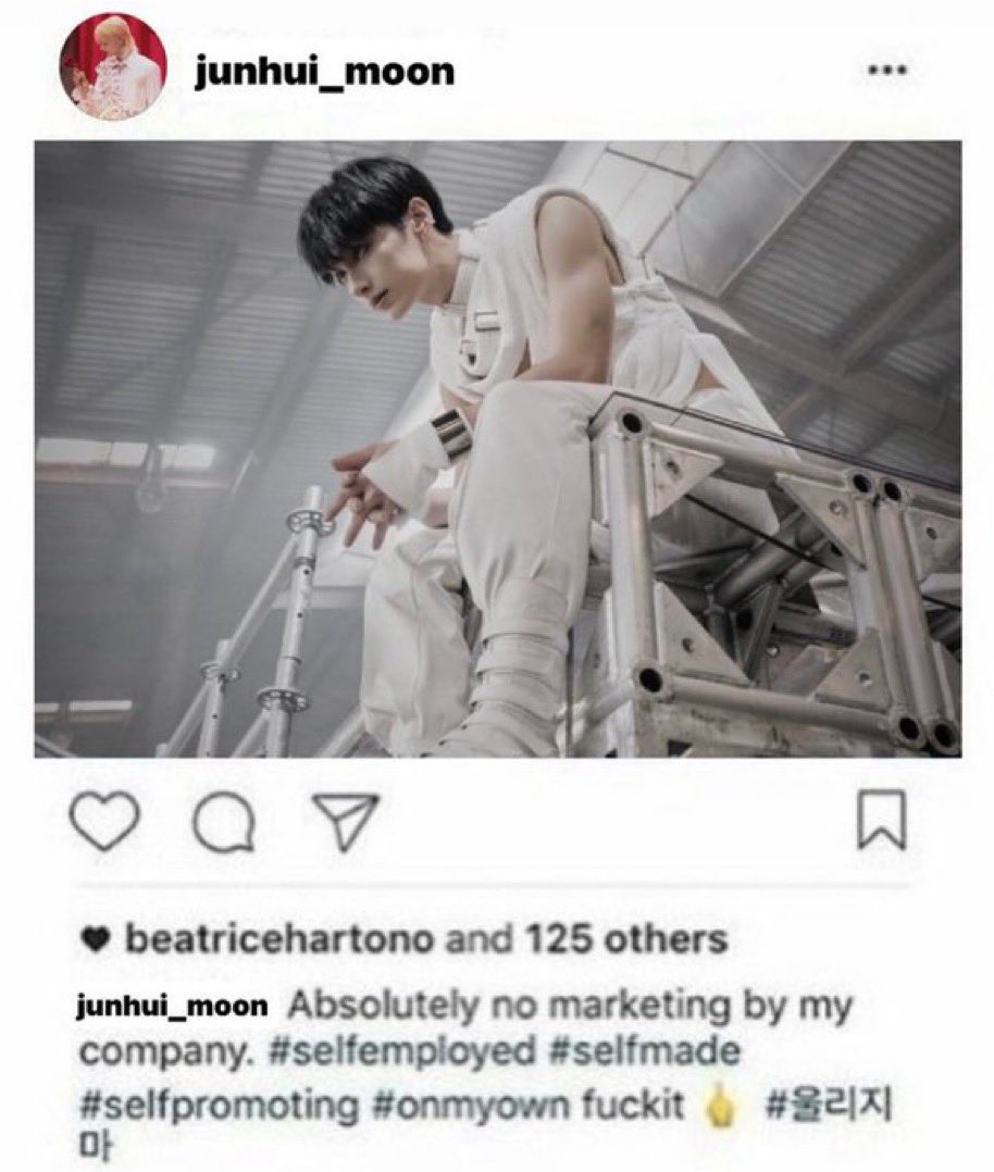 julina tweet media