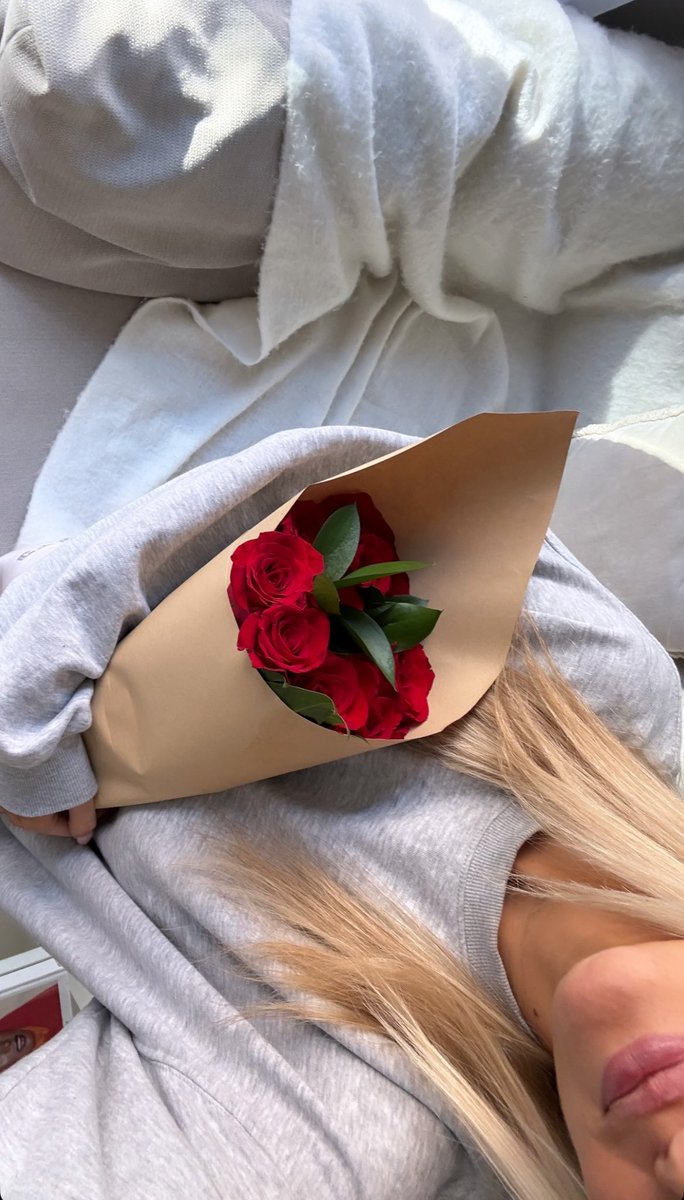 ‍ ‍ 𝓝𝒂𝒕𝒂𝒔𝒉𝒂 (@n0tmeanttobe) on Twitter photo 