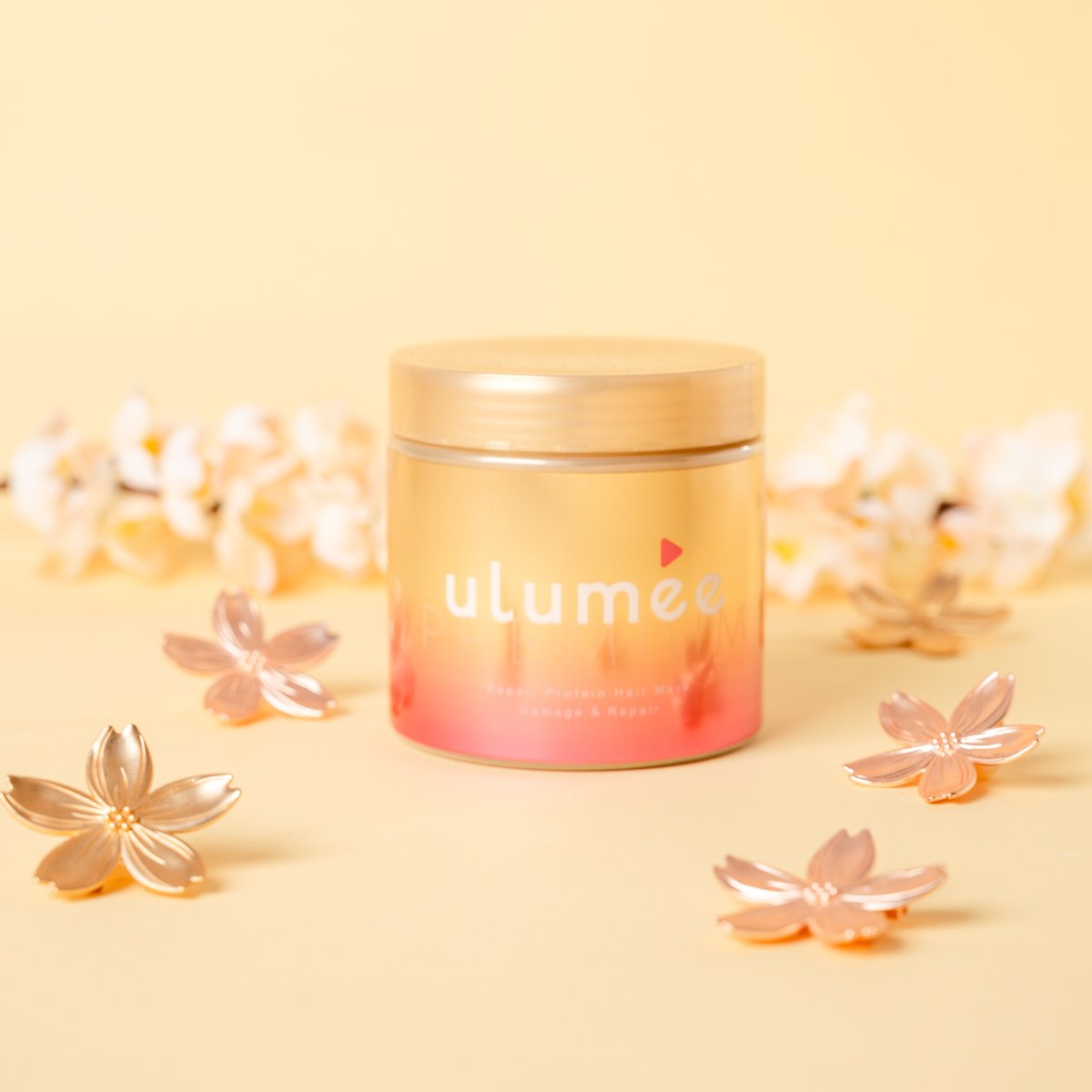 ulumee_official's tweet photo. \ 美容師も注目!話題のNo.1トリートメント✨/
💡#ulumee がベストアワード新人賞第1位🥇受賞!
プロも絶賛する補修力で、ダメージヘアを内側から徹底ケア💆♀️💖
🌿15種類のアミノアシッドコンプレックス 配合で、乾燥しがちな髪もしっとりうるツヤに💖
🌟パサつき・広がりをケアし、まとまりのある美髪へ🌟
毎日のトリートメントで、サロン帰りのような『うるぷる髪』を手に入れましょう🥰
ぜひ一度試してみてください👼✨
🔗 公式サイト⏩💡#ulumee