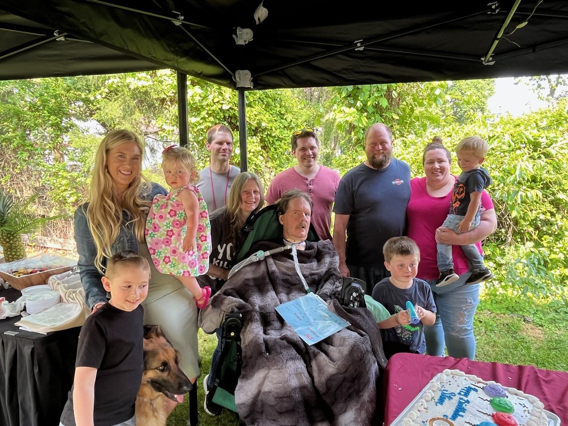 Photos courtesy of Kim Brown Steve Brown, who was diagnosed with ALS in 2016, celebrates a recent birthday with the whole family.
southjersey.media/featured/nothi…