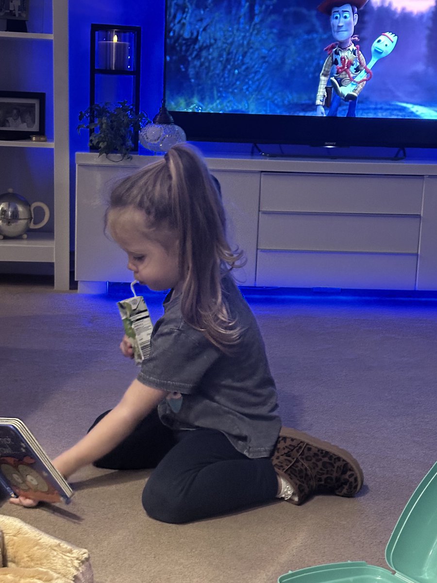 Bigroey's tweet image. #SleepOver