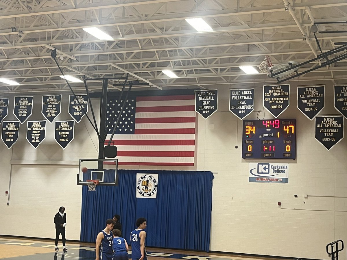 At the Half in Centralia:

SWIC Blue Storm MBB up 47-34 vs Kaskaskia College

Rigato - 12 &amp; 8 rebounds 
Chambers - 7
Hicks - 7
Williams - 6
Kline - 5
Craven - 4 &amp; 3 Assists
Horras -4
Elsy -2