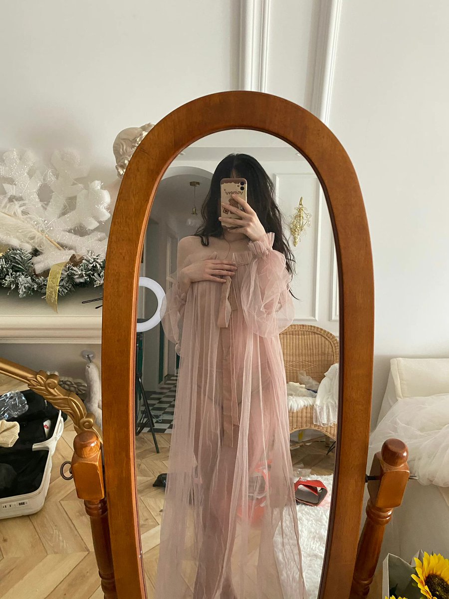 L63162298's tweet photo. 好好爱自己 才会风生水起～
#模特 #长裙  #性感 #自拍 #身材 https://t.co/bsFJkLQnMU