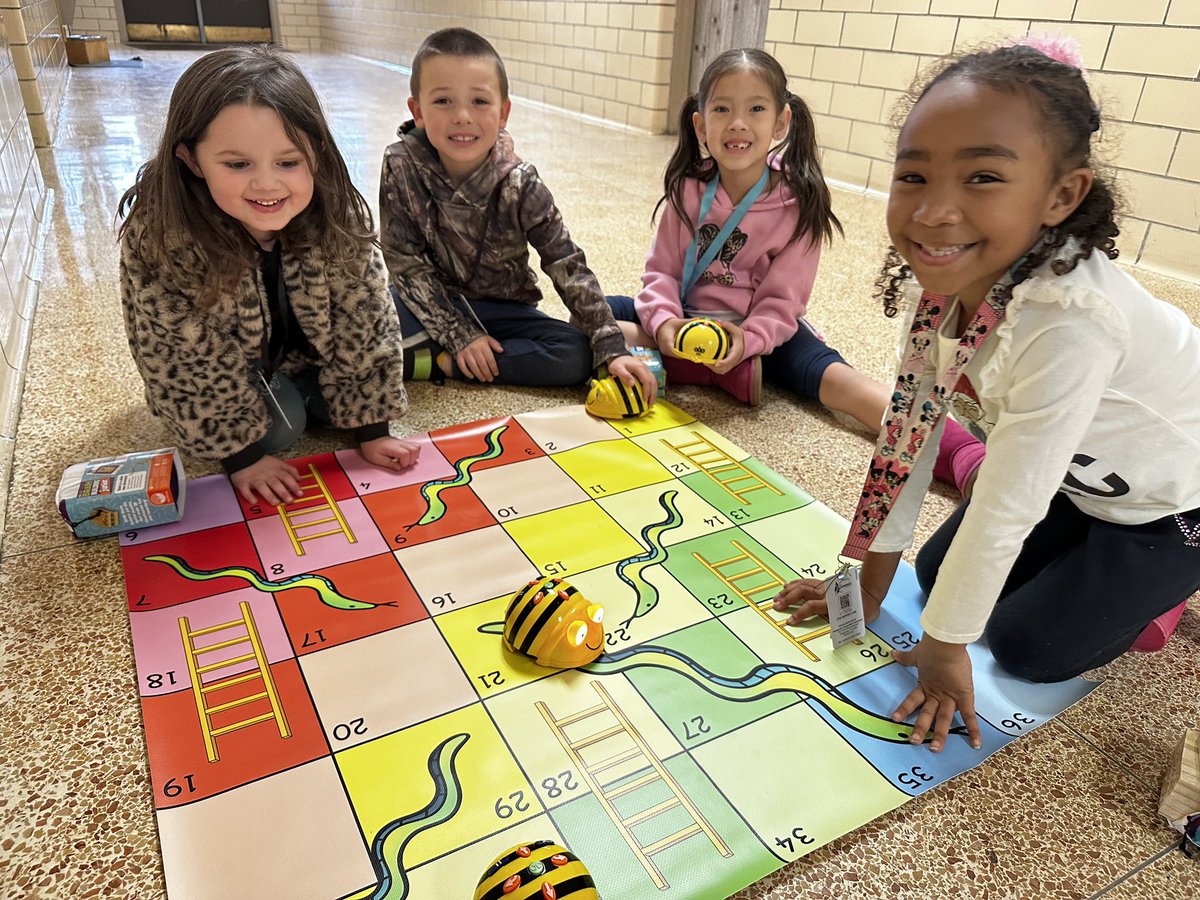 SEELilHawks's tweet photo. First graders explored force, motion, and energy using Bee-Bots! They learned how objects can move in different ways, including straight, circular, spinning, and back-and-forth motions. 🔄➡️🔁 #STEM #SEEFirstGrade #BeeBots #ForceAndMotion #EdTech https://t.co/bSE7xAaseo