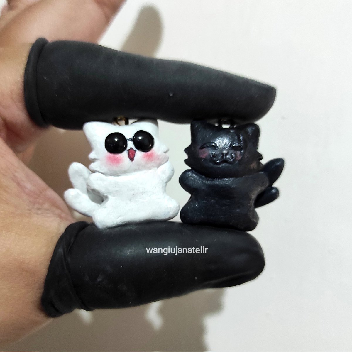 wangiujanatelir's tweet photo. โจ Custom Order - Handmade Clay Art โจ
เธ
แจเธ
๐ gojomeng getomeng charm๐โโฌเพเฝฒ
(ordered by @/_Nayzshu_ ๐ฅฐโจ)
๐ DM for custom & order ูฉ(^แ^ )ู ยด-
#clay #handmade #clayart #handmadecharm #miniature #handmadeclay #claycharm https://t.co/nEJVpSN5Pc