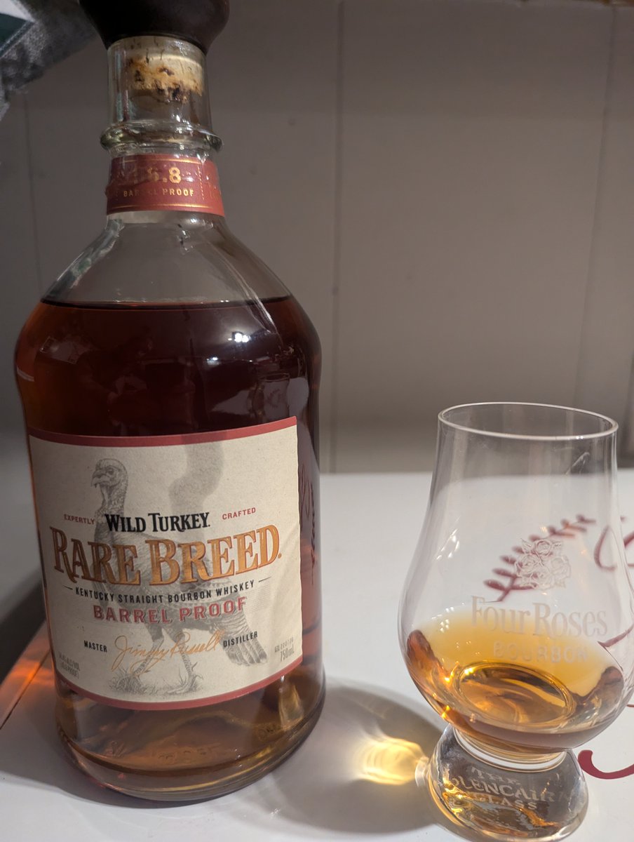 DBMac93's tweet photo. Fresh crack Friday 🥃 #WildTurkey #RareBreed #BarrelProof #Kentucky #Bourbon https://t.co/hhQid1MFIF