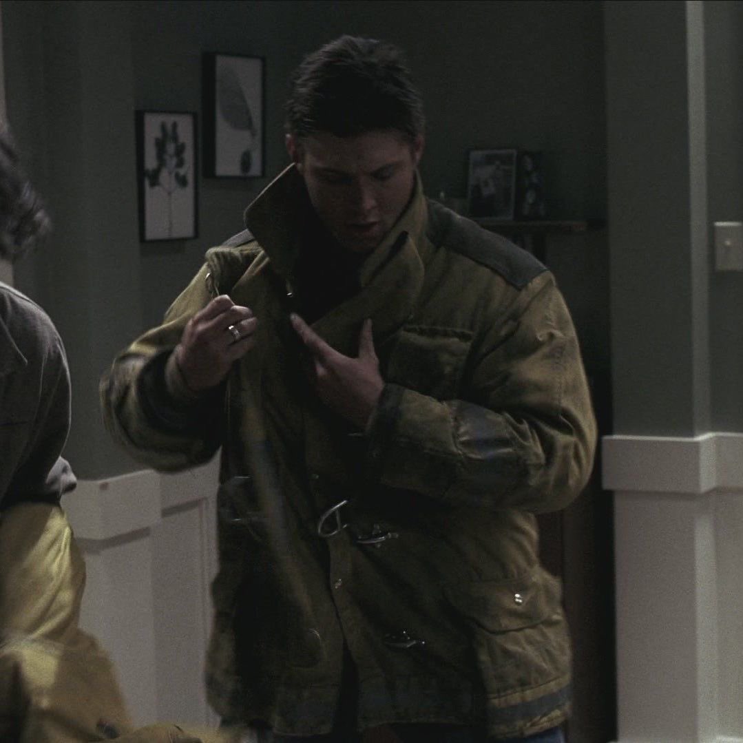 corrupt_touch's tweet photo. Nightly This Dean &amp; This Cas (with fic - link below)

Restaurant owner Cas Novak hates Valentines Day but at least it’s good for profit. But when a minor kitchen fire forces him to shut down on Feb 14, he finds a spark with firefighter Dean Winchester, who helped put out the fire https://t.co/91E9Dmg8ED