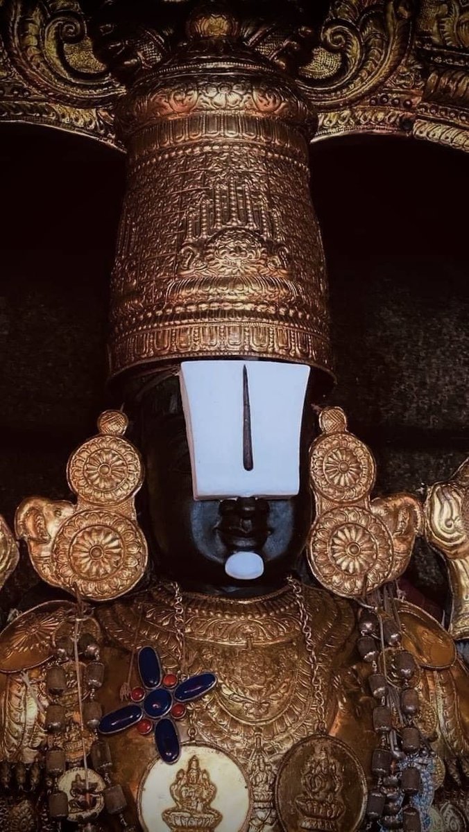 !! ईश्वर का गणित !!

एक बार दो आदमी एक मंदिर के पास बैठे गपशप कर रहे थे। वहां अंधेरा छा रहा था और बादल मंडरा रहे थे।

थोड़ी देर में वहां एक आदमी आया और वो भी उन दोनों के साथ बैठकर गपशप करने लगा।

कुछ देर बाद वो आदमी बोला उसे बहुत भूख लग रही है, उन दोनों को भी भूख लगने लगी थी।