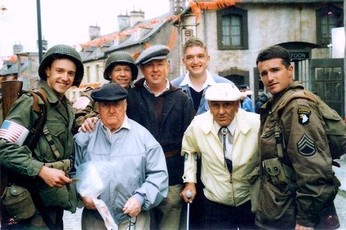 Bill and Babe on set,
With Bill and Babe❤️
<a href="/rain_goblin/">robin laing</a> 
<a href="/frankjhughes/">Frank John Hughes</a>