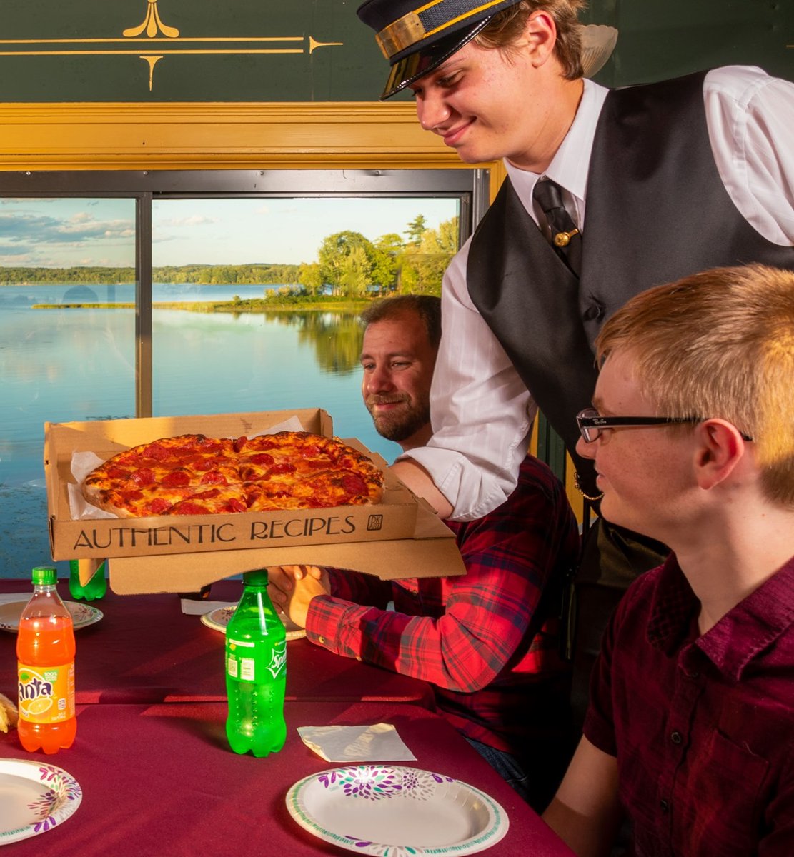 Enjoy pizza, a whoopie pie desert, and a scenic train ride in heated coaches!  

bmlrail.com/ride-the-train… 

#Maine #Pizza #WhoopiePie #MaineThing #MaineEvent #MaineAttractions #MaineFun #Vacationland #Food #FunThingsToDo #thingstodo #MaineLife #Tourism #Family #attraction