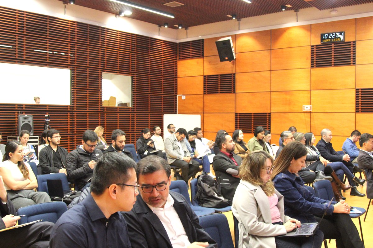 INMdeColombia's tweet photo. Encuentro que tiene como propósito trabajar articuladamente para fortalecer la #InfraestructuradelaCalidad, asegurando #Mediciones #Confiables que impulsen la #Innovación y el desarrollo de #EnergíasSostenibles en el país. https://t.co/yOFuiuEk4Y