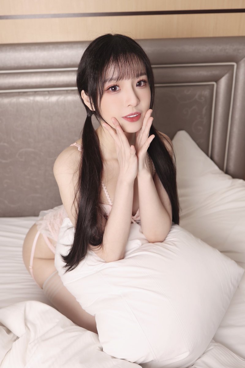 weizj636's tweet image. 我一點也不愛運動 除了在你身上
-
大量開腿照 👇🏻💦
furuke.com/posts/weizj636…