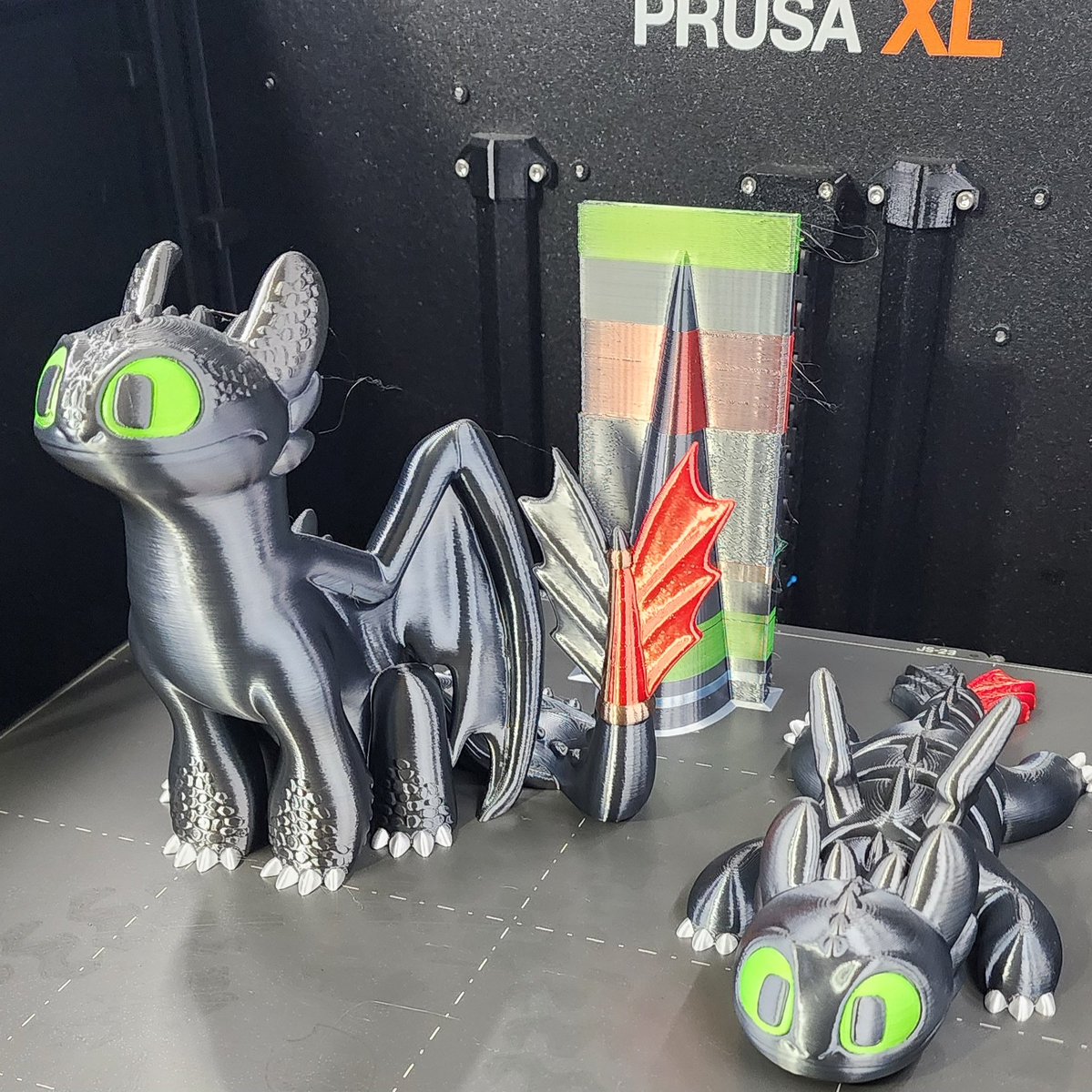 PowerLabsFL's tweet image. LOVE how these models turned out. Great job as usual with the #PrusaXL. Only 44g of waste and 12.5 hours of printing. Got another set printing now.
Tiny bit of stringing that I just brushed off with my hand. Florida humidity isn't the best for open filament. 🤷😂