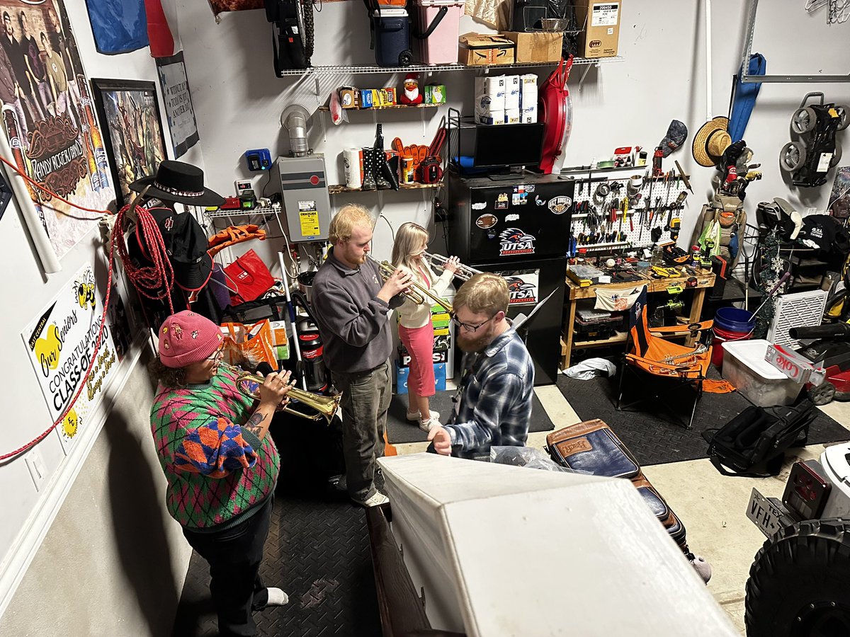 Trumpet jam session happening in my garage right now 🥰 Music to my ears