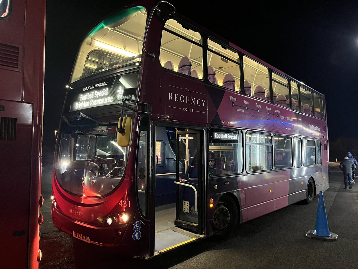 Hmmm… that didn’t go to plan🥀

First bus conked out as I was leaving the stop. It was freezing on there anyway so at least I didn’t have to put up with it all night🥶

Next bus was much better (and warmer)… but now I’ll be the one whose clips are being watched. 🙄🤦🏻‍♂️