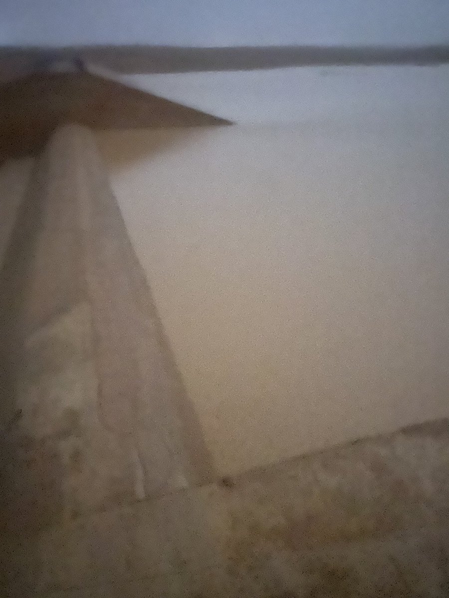 سيول الكلبي بالمجمعة :
امتلأ سد وادي الكلبي بالمجمعة بالسيول والعبارات مفتوحة كما أن وادي القري والسد الترابي بالمجمعة تغمره السيول وقد تجاوزت السيول مدرج الدهش بفضل الله ورحمته 2025/2/15م