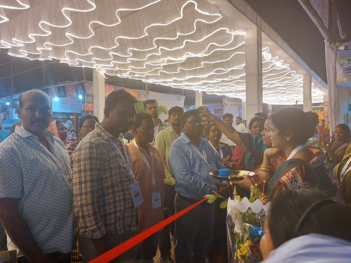 adhbhadrak's tweet photo. Inauguration of "HANDICRAFTS PAVILION" during BHADRAYANEE- 2025 by  the Asst. Director of Handicrafts, Bhadrak on 13th February 2025 .
@DM_Bhadrak @HTH_Odisha @minmsme https://t.co/wSA5He3b8E