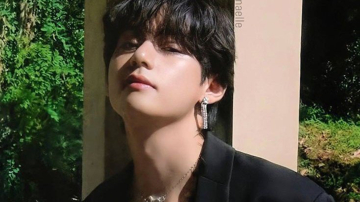coffeepens_'s tweet photo. Taekook || KookV fewtweet

✎ "Saya akan beri berapapun yang kamu mau asal, tinggalkan anak saya!"
mungkin orang lain akan berpikir 2x untuk menjawab itu, tapi berbeda dengan Kim Taehyung pewaris tunggal keluarga King Company
"Seharusnya anda berpikir 2 kali saat menanyakan itu https://t.co/AVg6TmkD4X