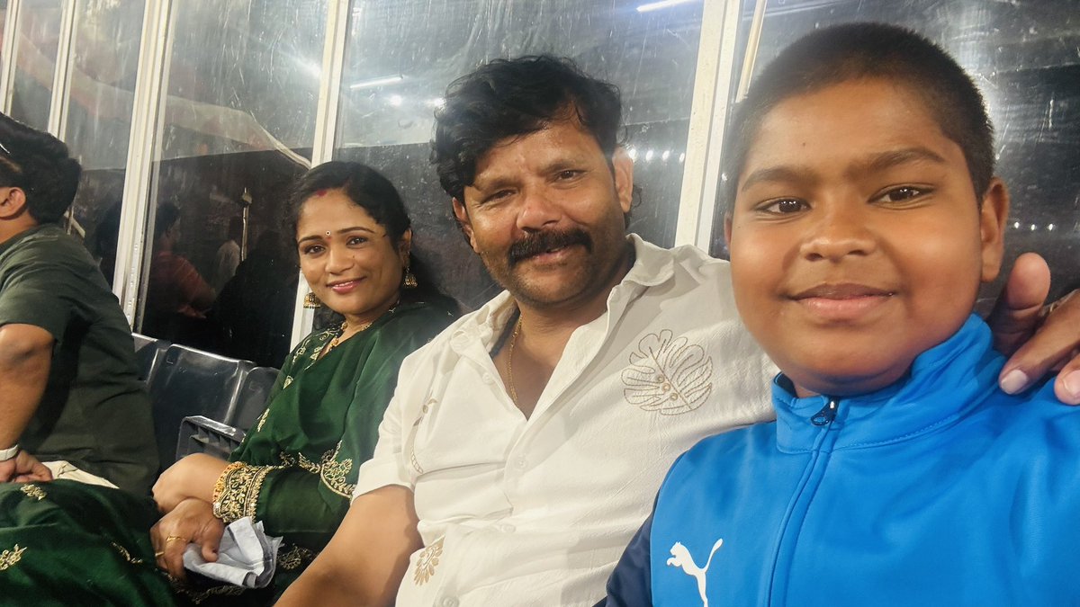 SrinadhGoud2011's tweet photo. Thank you Uncle ❤️ for your inspiring words…! 

Met Parents of @NitishKReddy anna at CCL held at #UppalStadium today.

#CCL2025 
#TeluguWarriors https://t.co/JOoanQaY6a