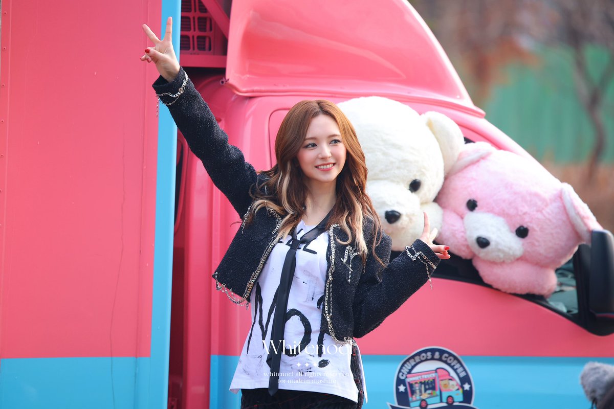 𝑾𝒉𝒊𝒕𝒆 𝑵𝒐𝒆𝒍✰⋆｡:ﾟ tweet media