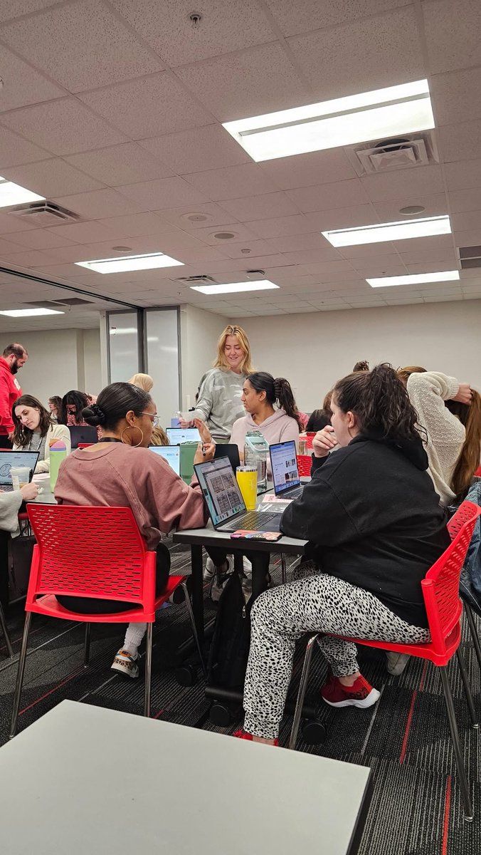 Lauren Shepherd tweet media