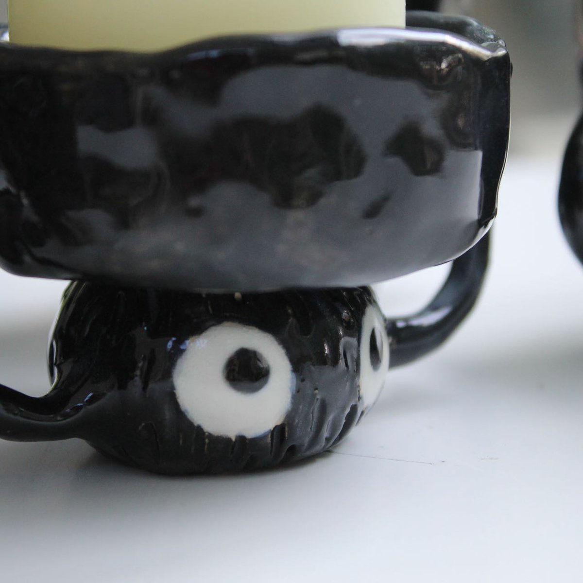 haruware_studio's tweet photo. 📷Let this tiny soot spirit bring a soft, magical glow to your space 📷
#HandmadeCeramics #CandleHolder #WhimsicalDecor #CozyAesthetic #LittleSootMagic https://t.co/nnz6C1o0bh