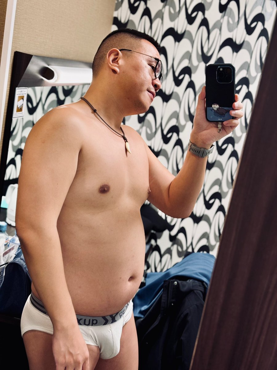 飯店系列
來飯店一定要自拍的吧