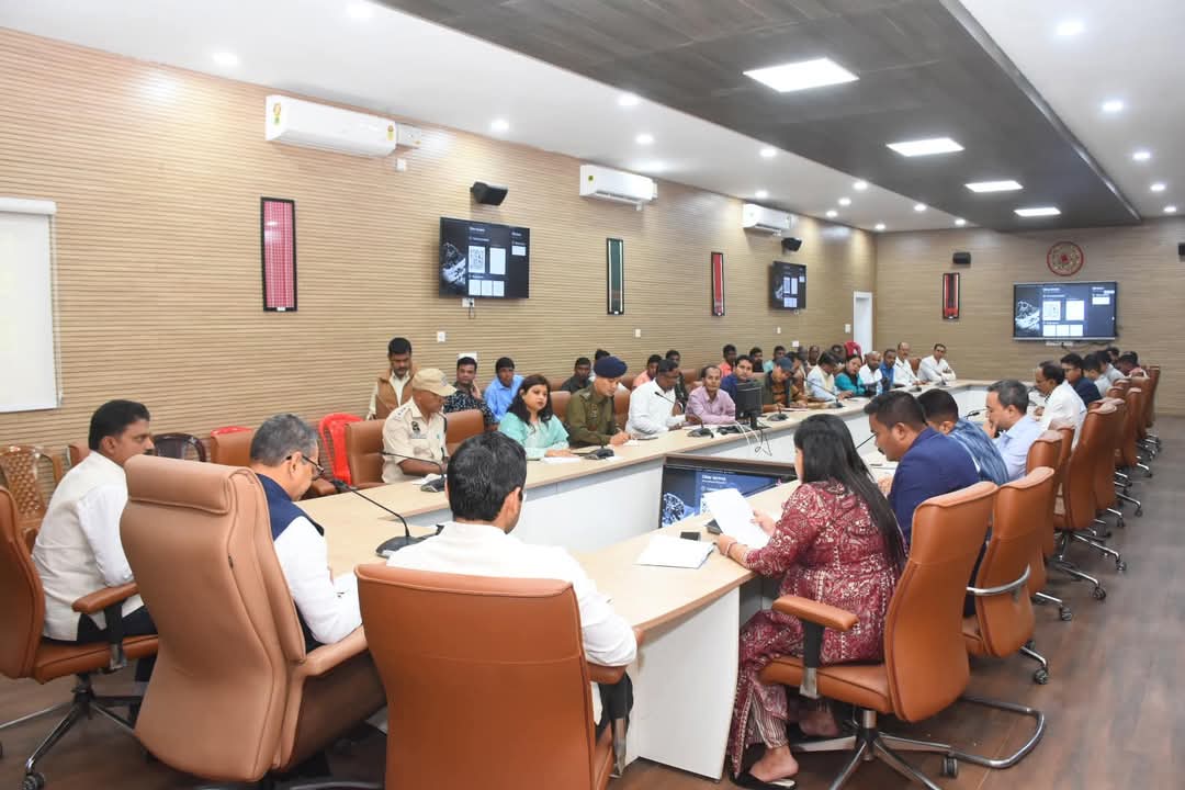 Ahead of Maha Shivratri, held a meeting with DC, police, and various committees to discuss preparations for pilgrims visiting Bhuvan Tirth.  

With collective efforts, we aim to ensure a smooth and sacred journey for all devotees.
<a href="/himantabiswa/">Himanta Biswa Sarma</a> 
<a href="/DilipSaikia4Bjp/">Dilip Saikia 🇮🇳</a> 
<a href="/BJP4Assam/">BJP Assam Pradesh</a>
