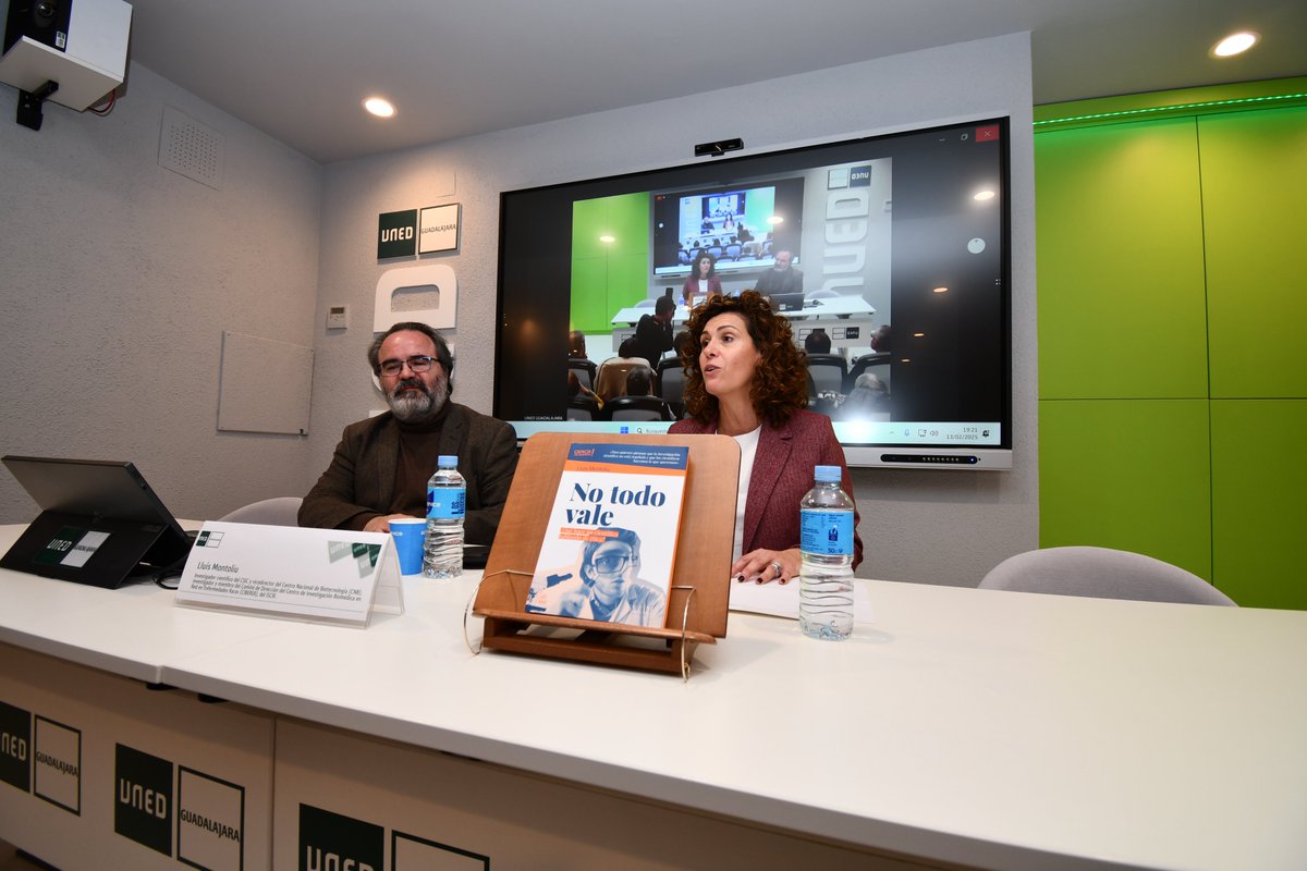 UNED Guadalajara (@guadauned) on Twitter photo El pasado jueves 13 febrero comenzaron los #JuevesdelaCiencia en <a href="/GuadaUNED/">UNED Guadalajara</a> con la conferencia impartida por <a href="/LluisMontoliu/">Lluis Montoliu</a> del @csic
-@CIBERER 'No todo vale. ¿Qué hace un científico hablando de ética?' presentada por la Directora <a href="/LorenaJimnezNu1/">Lorena Jiménez Nuño</a>
#Bioética #Ciencia El pasado jueves 13 febrero comenzaron los #JuevesdelaCiencia en <a href="/GuadaUNED/">UNED Guadalajara</a> con la conferencia impartida por <a href="/LluisMontoliu/">Lluis Montoliu</a> del @csic
-@CIBERER 'No todo vale. ¿Qué hace un científico hablando de ética?' presentada por la Directora <a href="/LorenaJimnezNu1/">Lorena Jiménez Nuño</a>
#Bioética #Ciencia