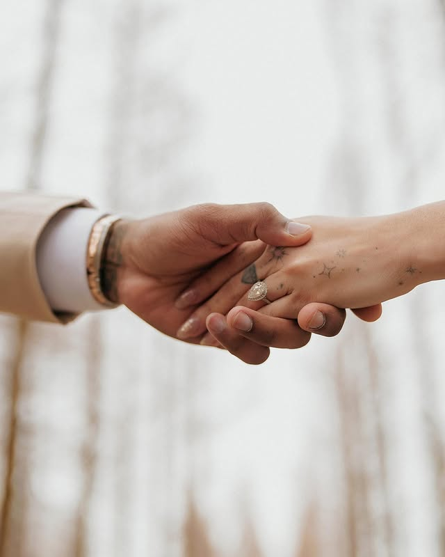 News5PH's tweet photo. ZEINAB AND RAY IN LOVE 💍💖
Super in the moment and in love ang aura na hatid ng social media personality na si #ZeinabHarake kasama ang basketball player at fiancé niya na si #RayParks sa kanilang prenuptial photoshoot. #News5
📸: @zeinab_harake (Instagram) https://t.co/amqamufHoU