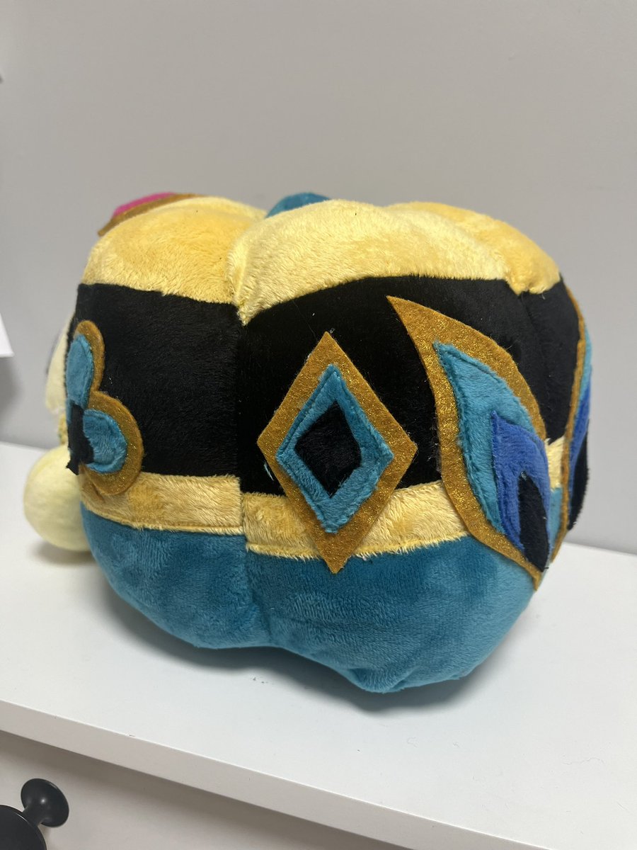 Crafty_Glitches's tweet photo. Solo Aventurine cat cake plush shot
-
#aventurine #AventurineHSR #hsr #honkaistarrail #catcake https://t.co/kR6zXu9dxj