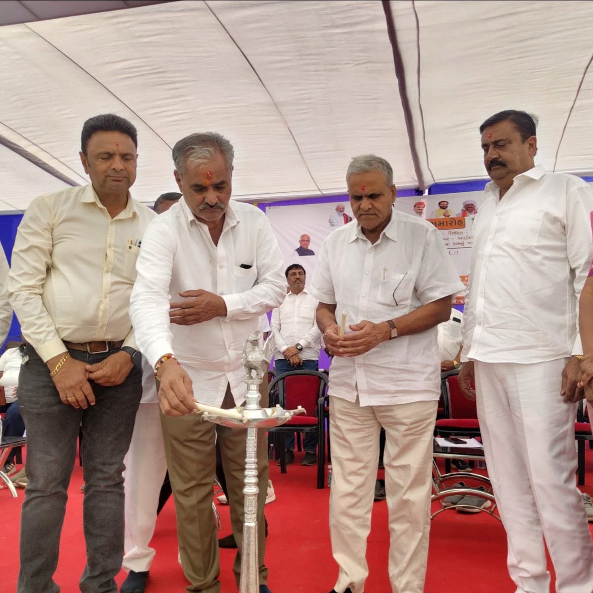 iKeshubhaiPatel's tweet image. આજરોજ નખત્રાણા તાલુકાના વિથોણ ખાતે ગુજરાત સરકારનાં માર્ગ અને મકાન વિભાગ દ્વારા મંજુર થયેલ નખત્રાણા અને ભુજ જોડતો ધાવડા-વિથોણ-દેવપર-મોરજર-ભડલી-લક્ષ્મીપર-કલ્યાણપર-આનંદસર રોડના કામનું ખાતમુહૂર્ત કરવામાં આવ્યું.