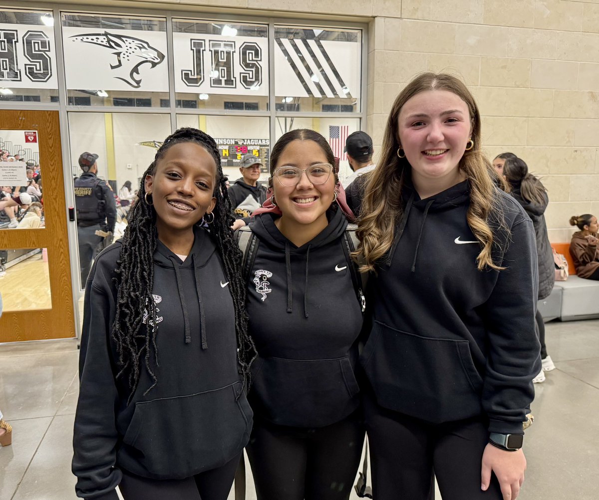 Shoutout to our basketball student trainers! Thanks for your hard work and taking great care of our 2024-25 Lady Cougars! 🐾 ⚕️🏀 <a href="/HouyRihana/">Clark Girls Basketball</a> <a href="/NISDClark/">Tom C. Clark HS</a> <a href="/ClarkAthBooster/">Clark Athletic Boosters</a>