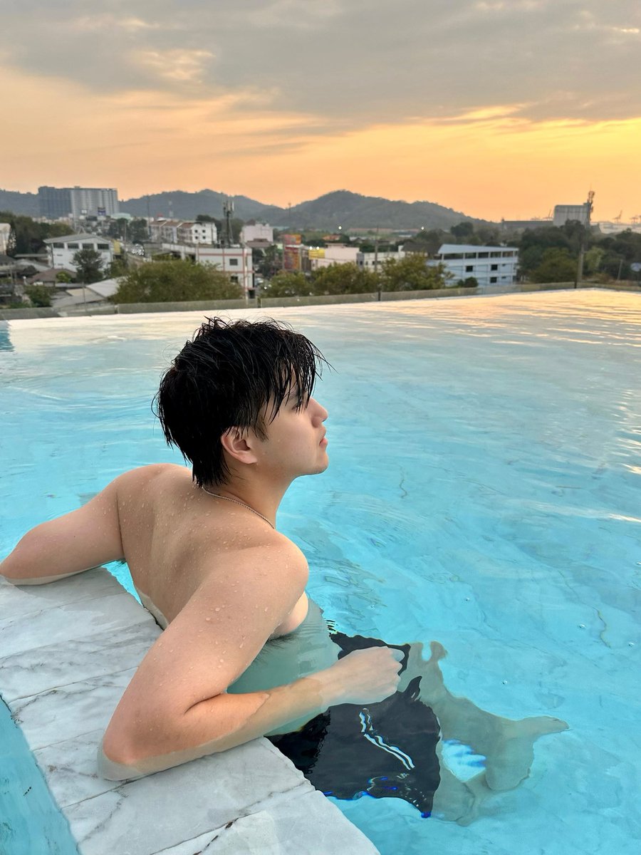 marcmc_mc's tweet photo. 🏊🏻‍♂️ #marcmc https://t.co/JEeLFMBrjb