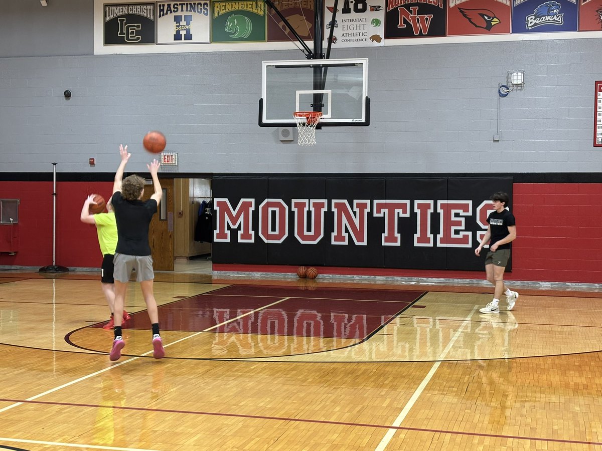 Andrew Secor (@secorsig) on Twitter photo 4 hours of camp this AM w great kids at Jackson NWest.
Watched a great Rams team and <a href="/SiennaWolfe3/">Sienna Wolfe</a>. She led the state in 3-pt shooting last yr at 43%.
I root for all my kids, but those coming back from ACL a little extra. They now have a different kind of resilience #MakeShots 4 hours of camp this AM w great kids at Jackson NWest.
Watched a great Rams team and <a href="/SiennaWolfe3/">Sienna Wolfe</a>. She led the state in 3-pt shooting last yr at 43%.
I root for all my kids, but those coming back from ACL a little extra. They now have a different kind of resilience #MakeShots