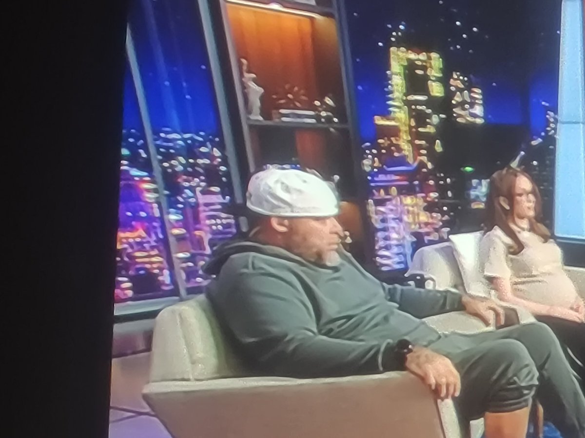 wsbshiller2024's tweet image. Gutfeld has John Taffer from Bar Rescue and Tyrus on tonight.
#Gutfeld #taffer #tyrus