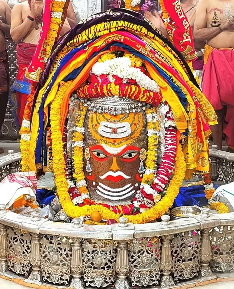 Dhiru0405's tweet photo. 🙏🌹*Jai Shree Mahakal*🌹🙏
*श्री महाकालेश्वर ज्योतिर्लिंग का भस्म आरती शृंगार दर्शन*
*15-02-2025 कण-कण में महादेव*💕
 #ujjain #harharmahadev #mahakal #mahakaldailydarshan #mahashivratri https://t.co/AV4HAoqts8