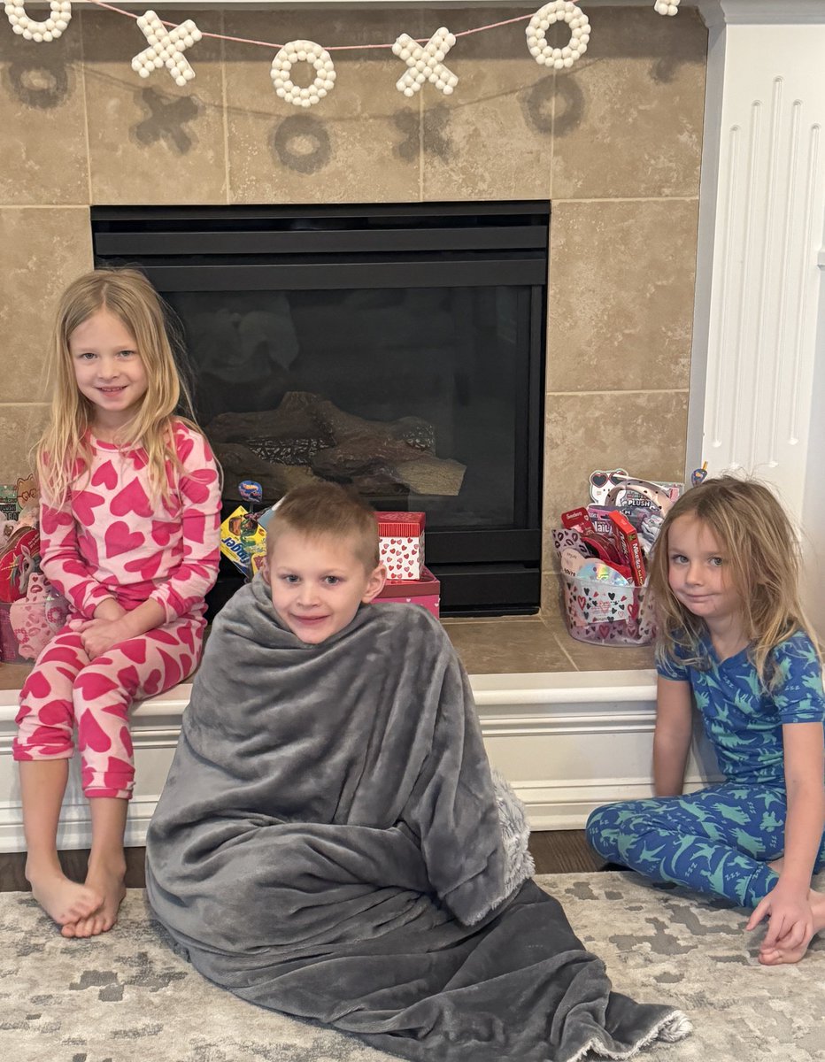 GGinKC's tweet image. This one never gets old. Happy Valentines Day 😂