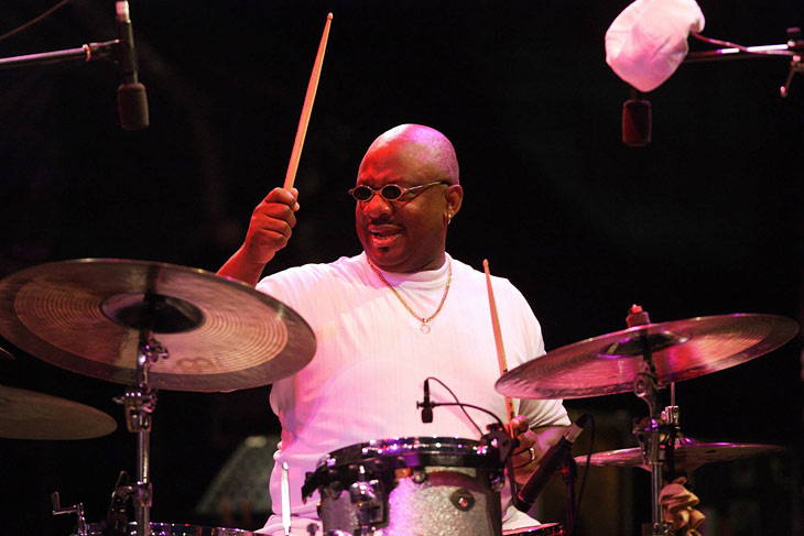 globaljazzqueen (@globaljazzqueen) on Twitter photo Alert! Under the Influence!
"If you listen and your body starts moving beyond your conscious control, you are under the influence of swing."-RALPH PETERSON- ahead w/<a href="/Peeano88/">Orrin</a> <a href="/jimmygreene/">Jimmy Greene</a> <a href="/peltjazz/">JPtheGriot</a> <a href="/EricRevisBass/">Eric Revis</a>
#AlwaysInOurHearts #jazz #radio Alert! Under the Influence!
"If you listen and your body starts moving beyond your conscious control, you are under the influence of swing."-RALPH PETERSON- ahead w/<a href="/Peeano88/">Orrin</a> <a href="/jimmygreene/">Jimmy Greene</a> <a href="/peltjazz/">JPtheGriot</a> <a href="/EricRevisBass/">Eric Revis</a>
#AlwaysInOurHearts #jazz #radio