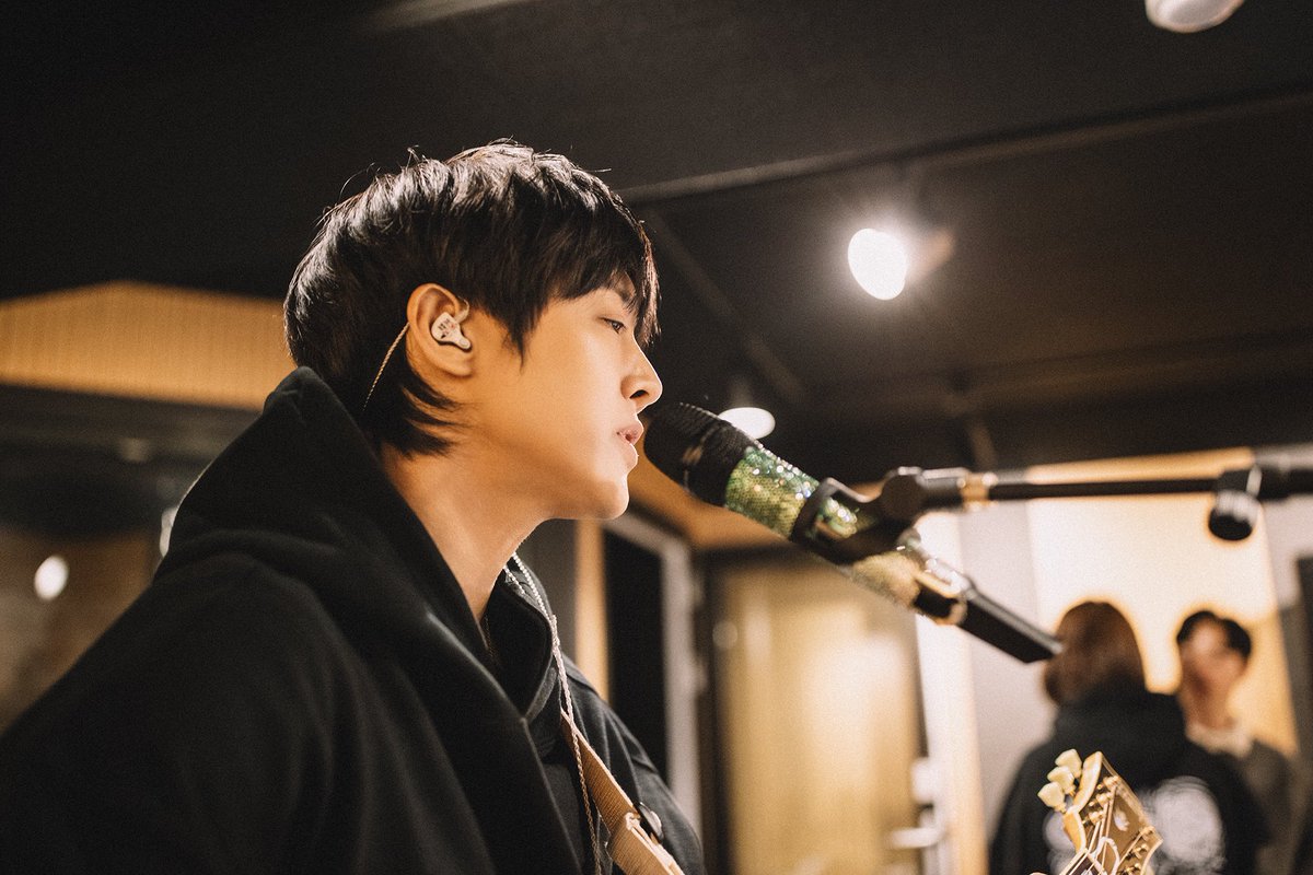 khj_heneciatwt's tweet photo. #KIMHYUNJOONG #김현중
#KHJ_Filament #Filament
#KHJ_enLATAM #CONCERT #HENECIA https://t.co/4PeY3LJpW3