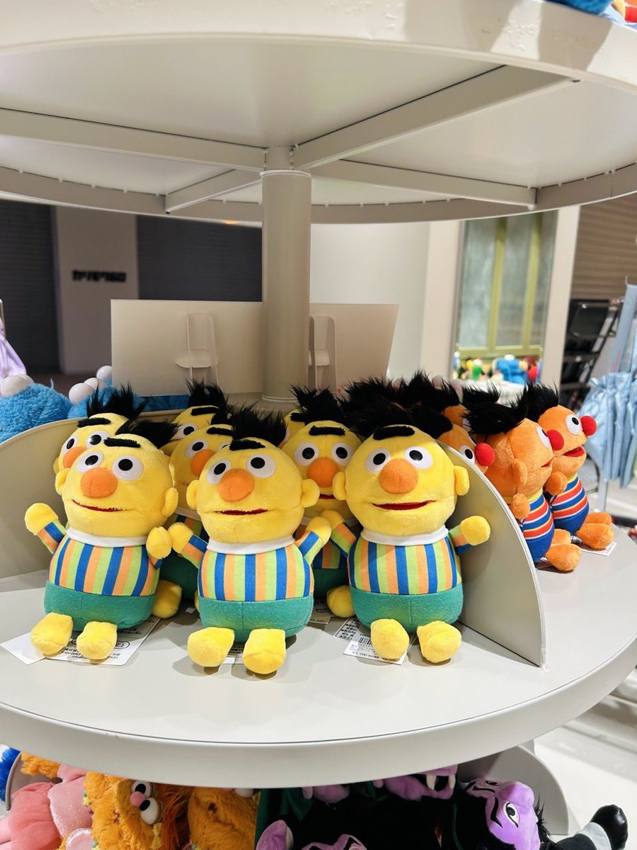 SesameStMarket's tweet photo. セサミストリートの仲間たちが赤ちゃんサイズになったベビーぬいぐるみ👶🏻💓

あどけない表情がとっても愛らしい☺️

ぬいぐるみは座ったポーズもお楽しみいただける仕様になっております🪄

#sesamestreetmarket #セサミストリートマーケット
#sesamestreet #セサミストリート #キャラクターグッズ https://t.co/0B2rTZYZeH