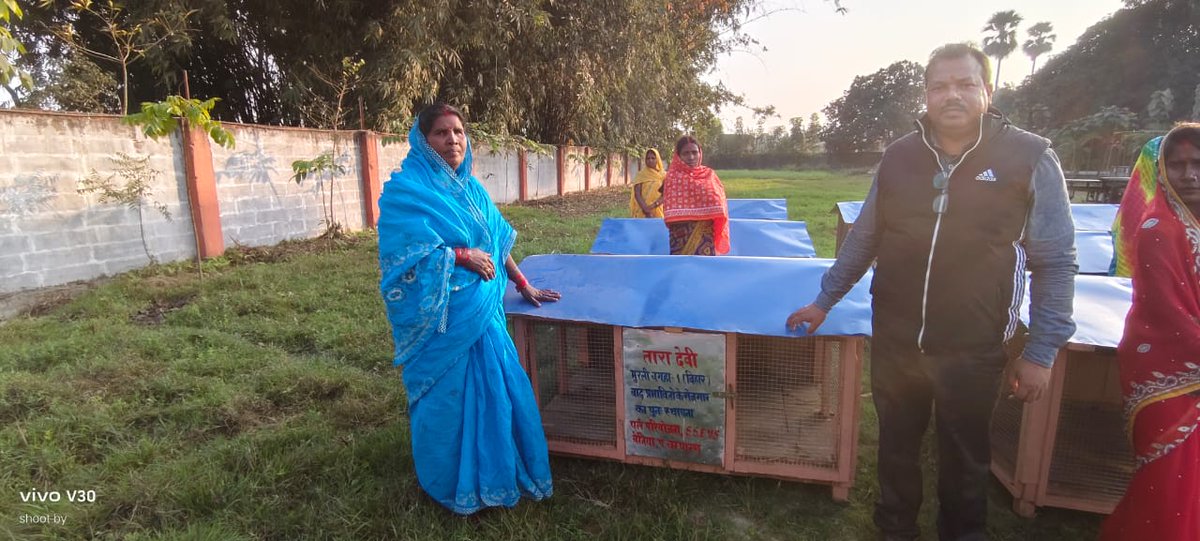SsevsEvam's tweet photo. After the Sept 2024 floods, 700+ people in Bagaha lost homes &amp; livelihoods. SSEVS supported them with:

✅ 23 Goat/Poultry/Pig Sheds
✅ 27 Small Stores
✅ 25 Lease-Based Farmers
✅ 200 Farmers Given Seeds
MLA Ram Singh praised the efforts at Vedanta Public School. 🙌
#FloodRelief https://t.co/9IB3vX0VKJ