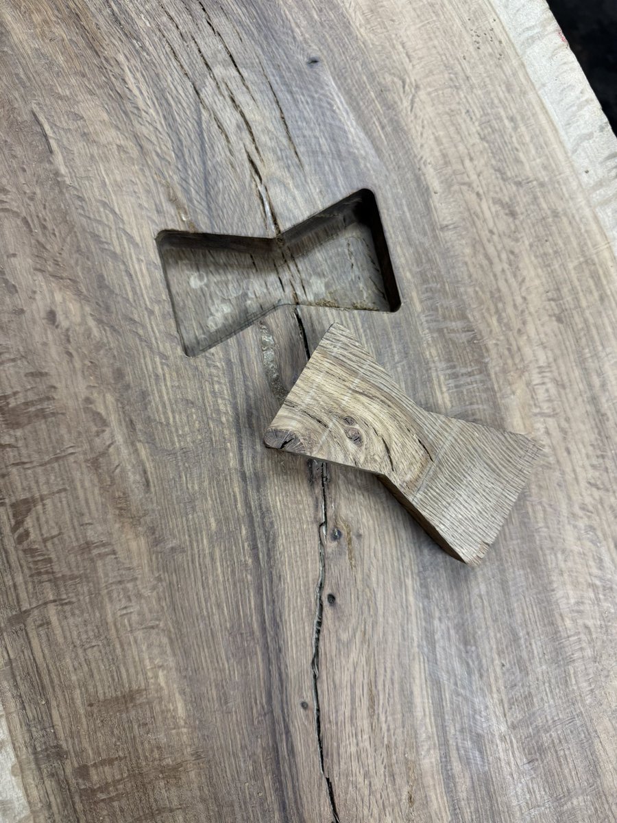 Flattening some walnut and red oak while doing some white oak table work!  #furniture #houstontexas  Kraft's Log Works