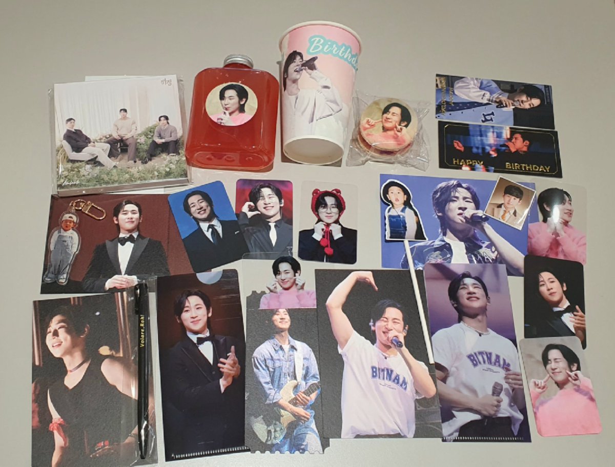 𝙃𝘼𝙋𝙋𝙔 𝘽𝙄𝙍𝙏𝙃𝘿𝘼𝙔 𝙃𝙔𝙐𝙉𝙒𝙊𝙊
𝙍𝙊𝙃! 𝙑𝙊𝙇𝘼𝙍𝙀!!

날씨마저 푸르고 푸르렀던 현우의 날 마음을 가득 담아서 축하하고 왔습니다! 축하만 했을 뿐인데 선물도 이렇게 한가득 받았네요💛

#유난히_푸른날_현우생일을축하해
#볼라레_현우
#노현우 #리베란테 #ROHHYUNWOO