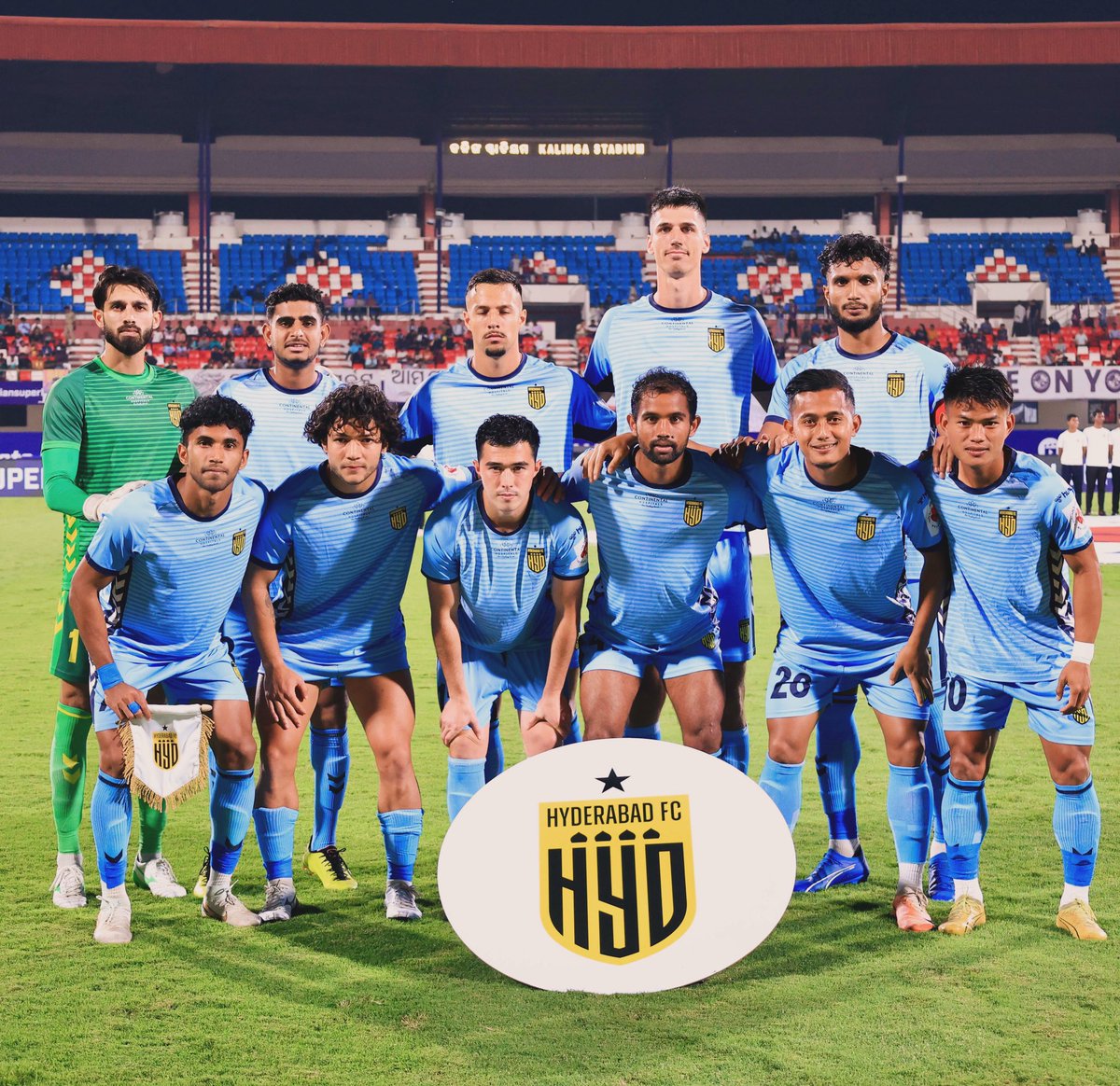 HydFCOfficial's tweet photo. Need to come back stronger 👊

#OFCHFC #TheNawabs 💛🖤 https://t.co/NIpHkVIQjU